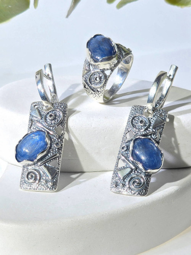 Серебряное кольцо